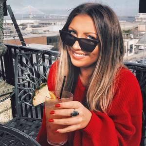 Meet your Posher, Lindsy ann